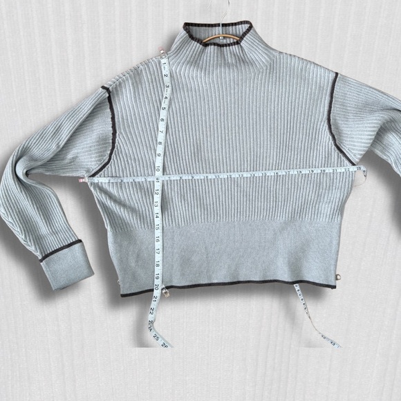 Varley Grey Ribbed Mock Neck Knit Sweater - Size Large - Picture 5 of 8
